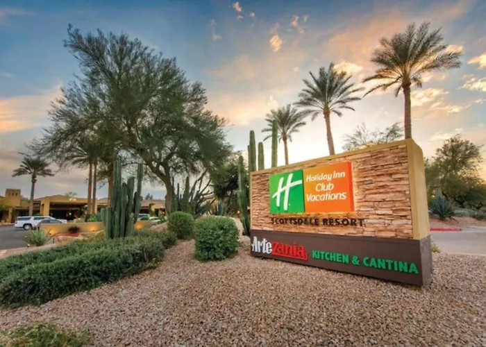 Enjoy Setting With Multiple Pools Including Adult Pool In 2bd Holiday home Scottsdale