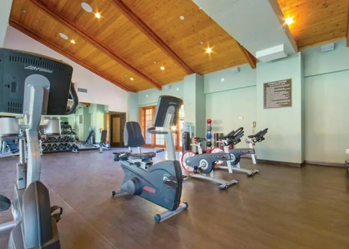 Enjoy Setting With Multiple Pools Including Adult Pool In 2bd Holiday home