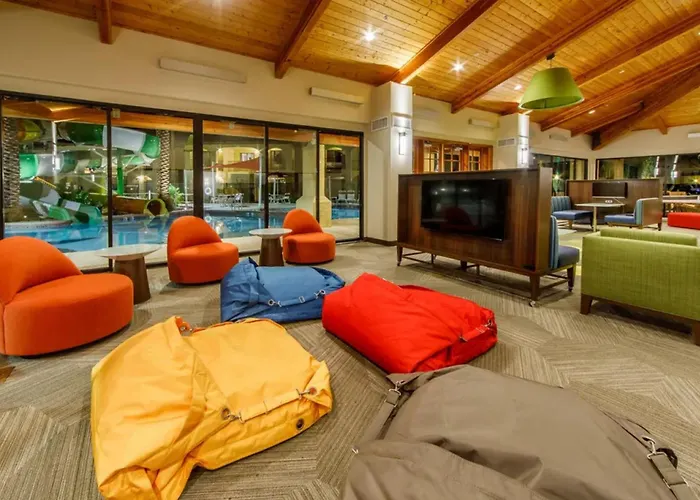 Enjoy Setting With Multiple Pools Including Adult Pool In 2bd Holiday home *
